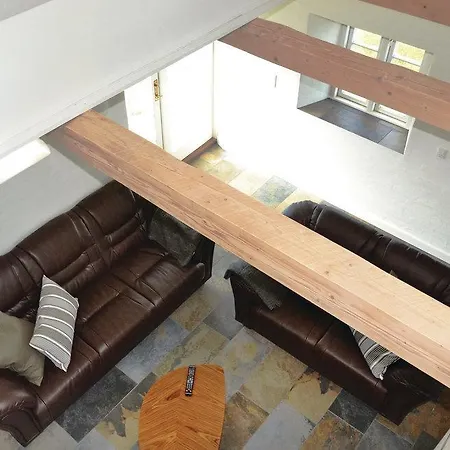 Сasa de vacaciones Three-bedroom Holiday With A Fireplace 06 *